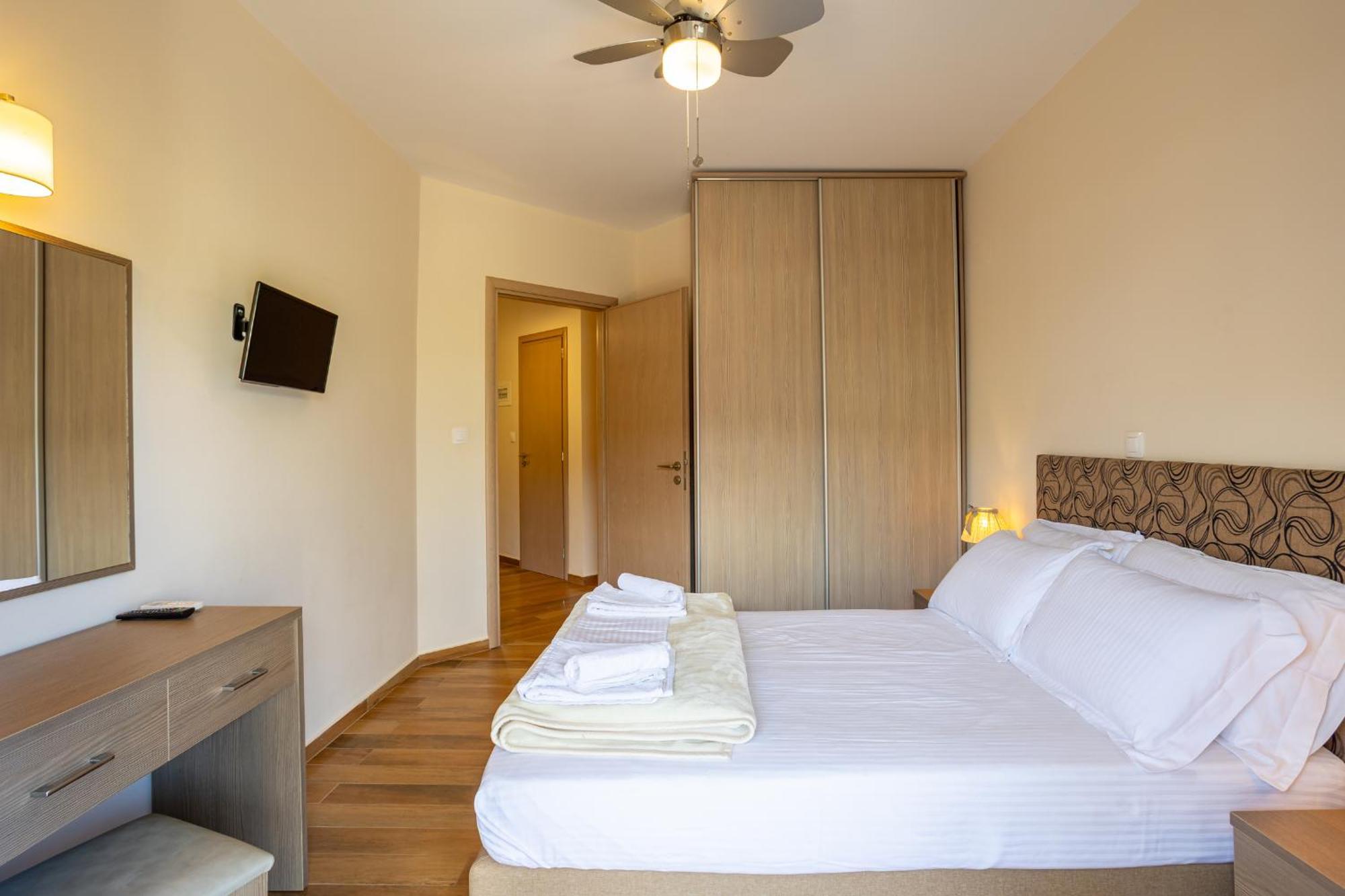 Avia Blue Maisonettes - Messinia Gulf Retreat ภายนอก รูปภาพ